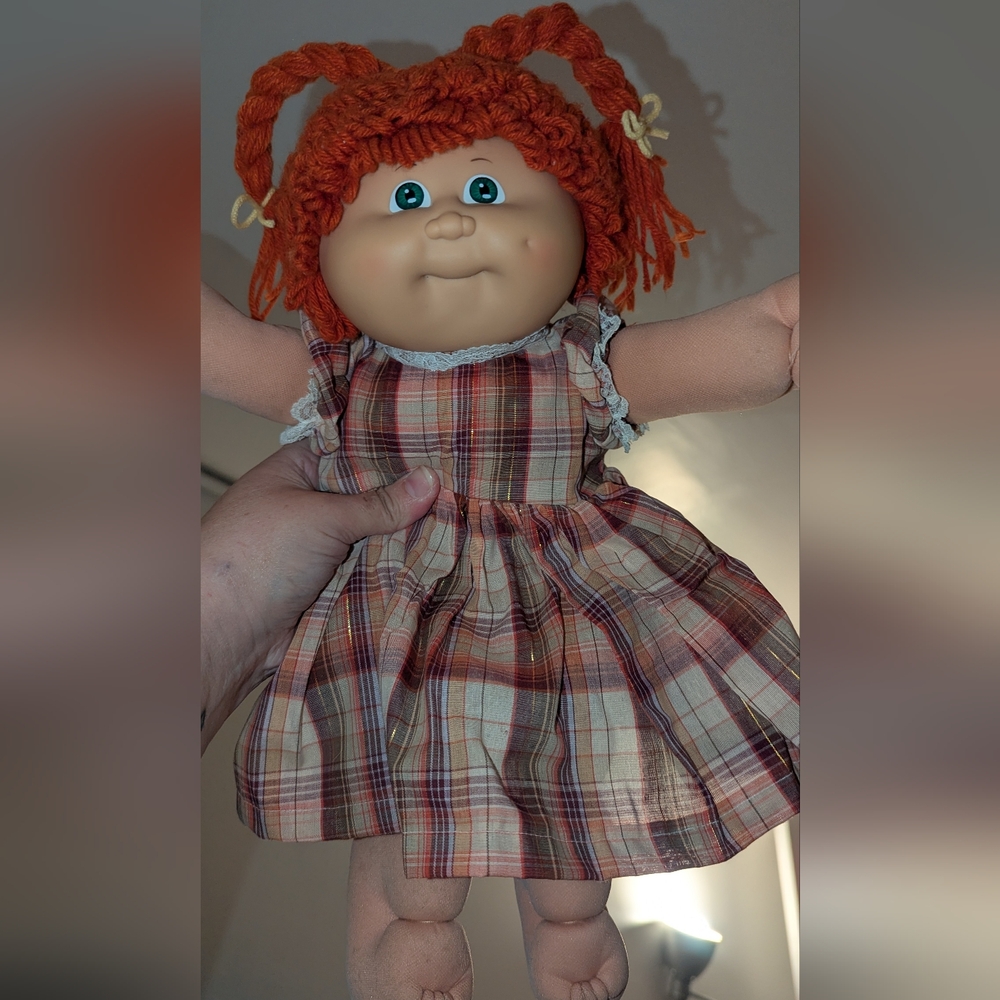 CABBAGE PATCH DOLL - VINTAGE 80'S TOY